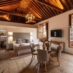 https://la-casa-de-la-camelia.tenerifehoteles.net